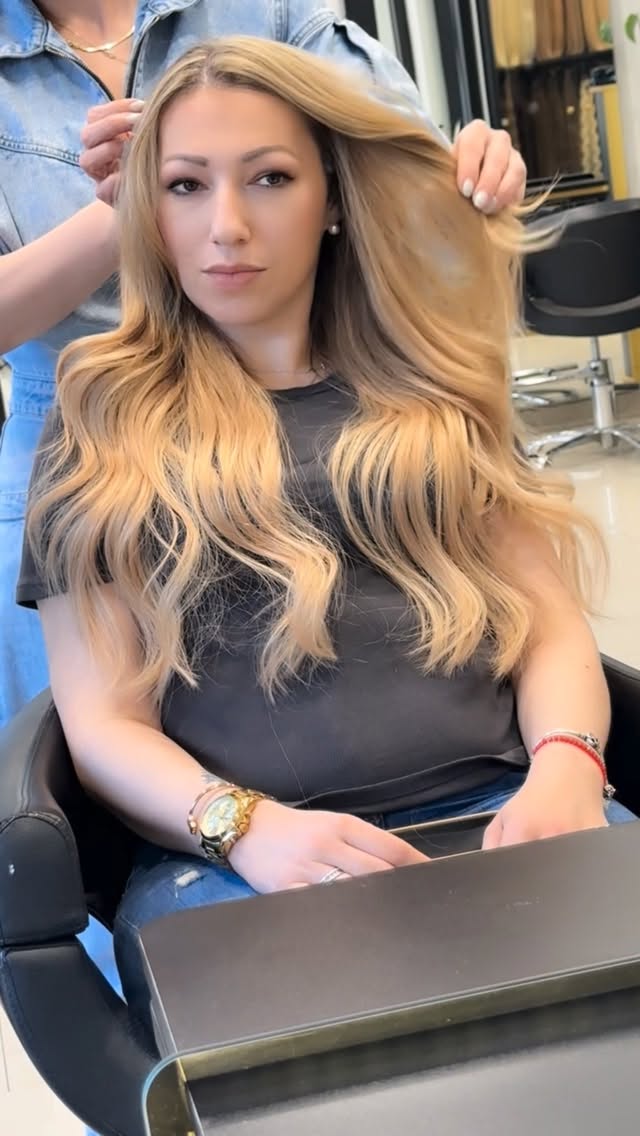 Honey Vanilla Blonde mit Face-Framing Highlights