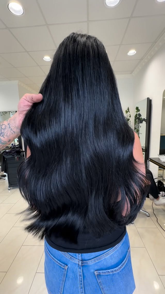 Schwarze Mikro-Keratin Haarverlängerung mit Volumen